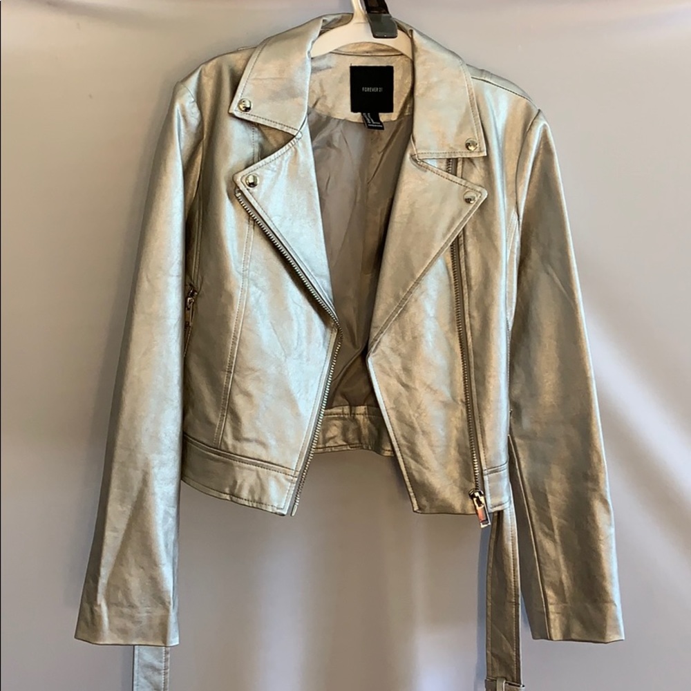 NEVER WORN NO TAGS FOREVER 21 SILVER JACKET